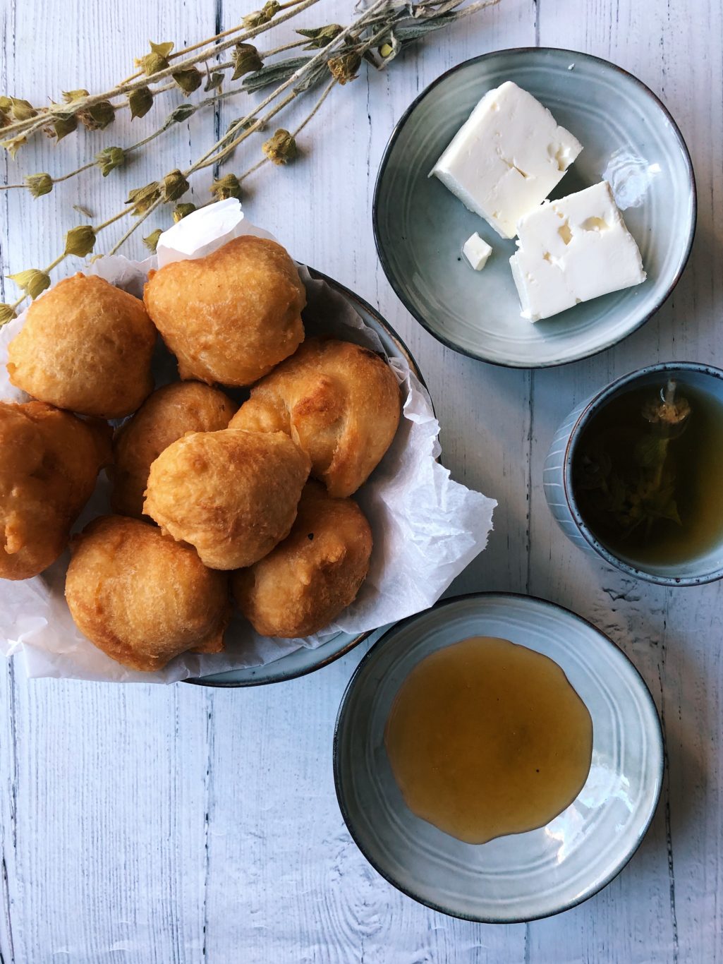 Petulla (Albanian Doughnuts)